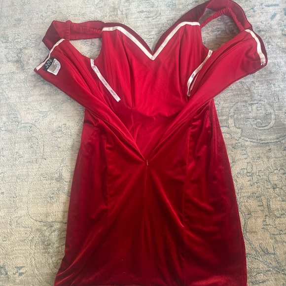 Elegant JVN by Jovani Red Off-Shoulder Dress Holiday Cocktail 8 - Picture 7 of 11